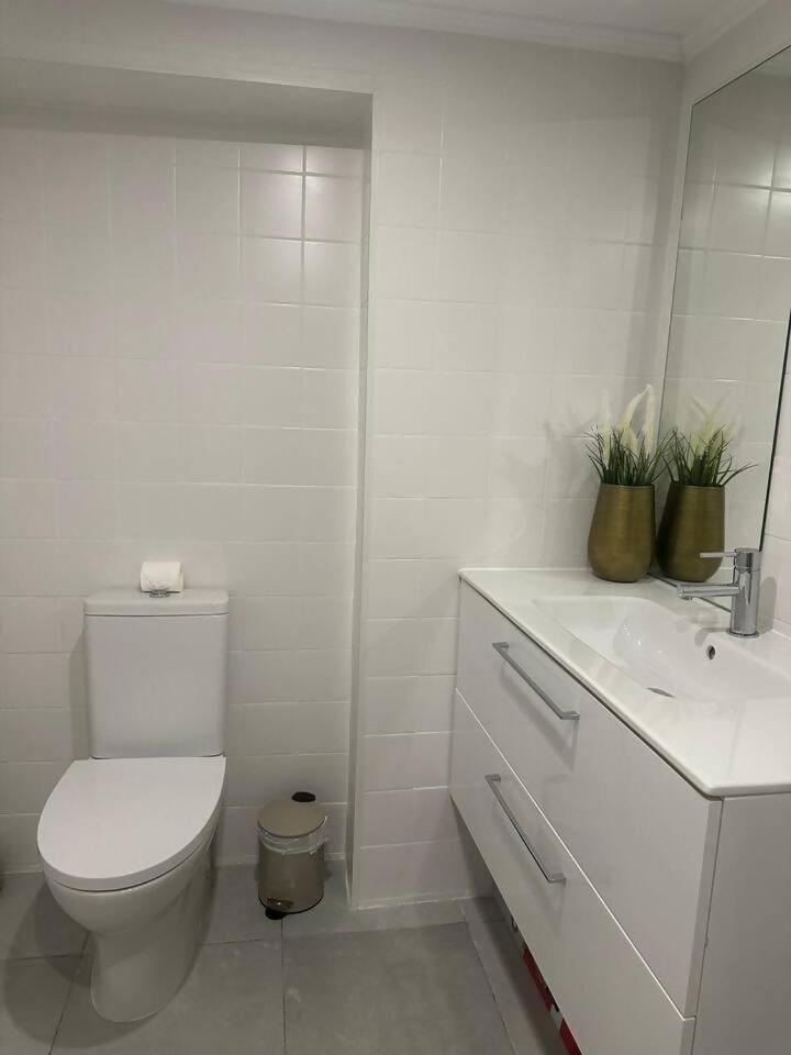 Stylish Renovated Apartment In Chiado Lisboa Εξωτερικό φωτογραφία