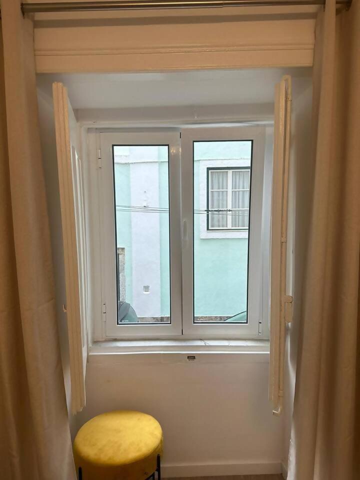 Stylish Renovated Apartment In Chiado Lisboa Εξωτερικό φωτογραφία